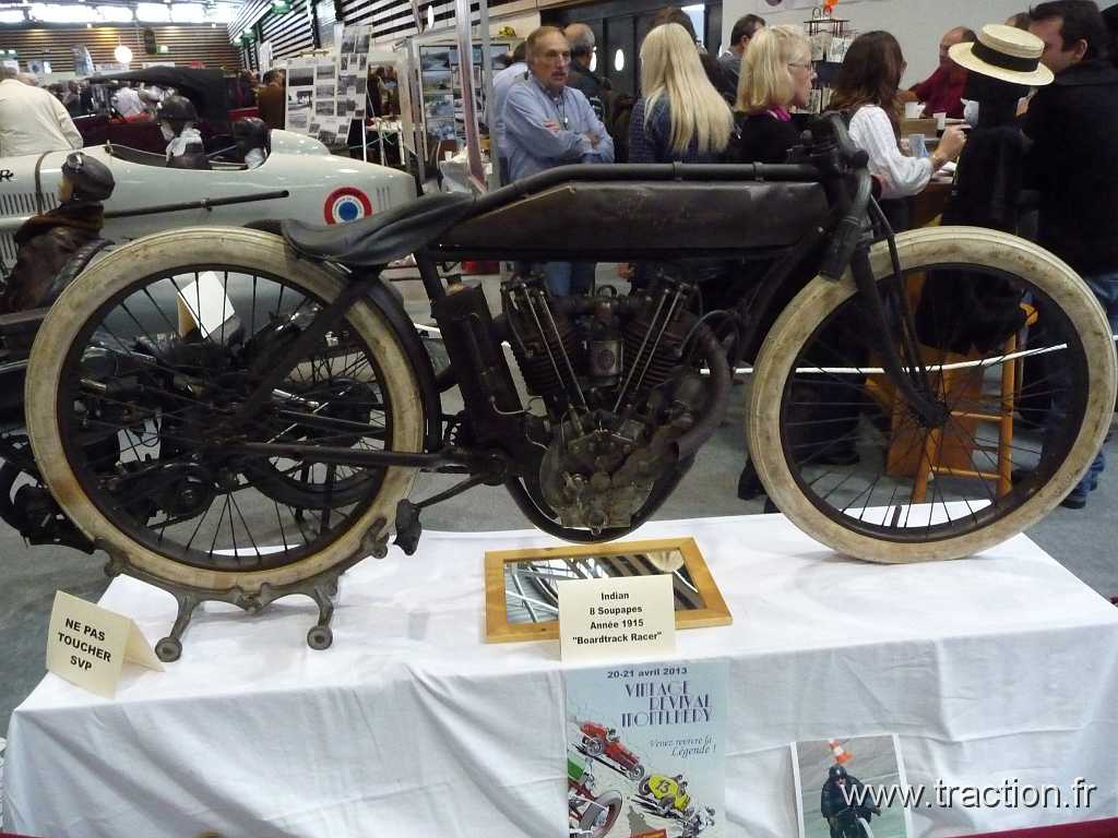 2011_epoquauto (94).jpg - 05/11/2011 - 69000 LYON - EPOQU'AUTO - 33ème Salon International Autos & Motos Anciennes - Motocycle Indian " Boardtrack Racer " - 1915